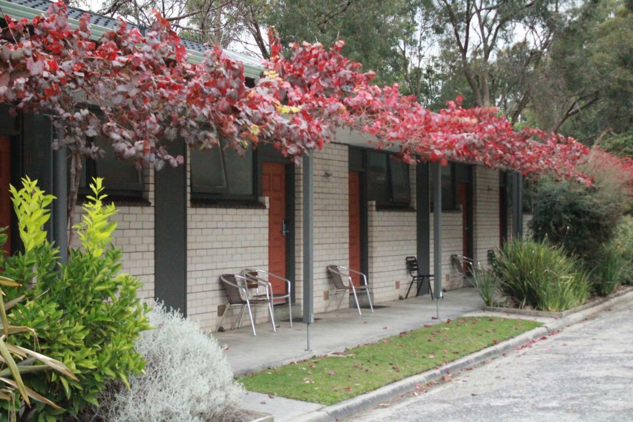 Prom Country Lodge Foster Exterior photo